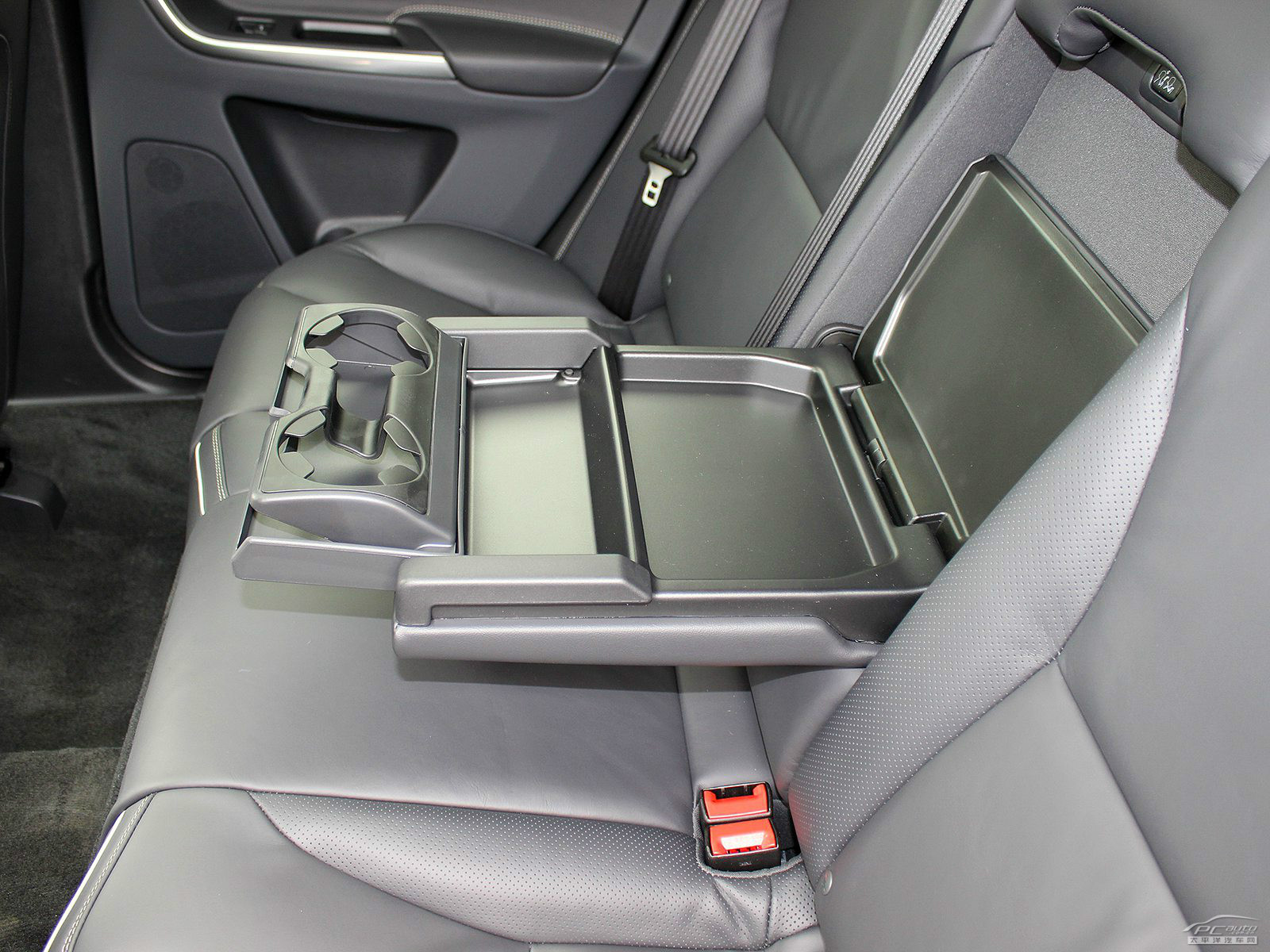 沃爾沃XC60(進(jìn)口)空間高清大圖