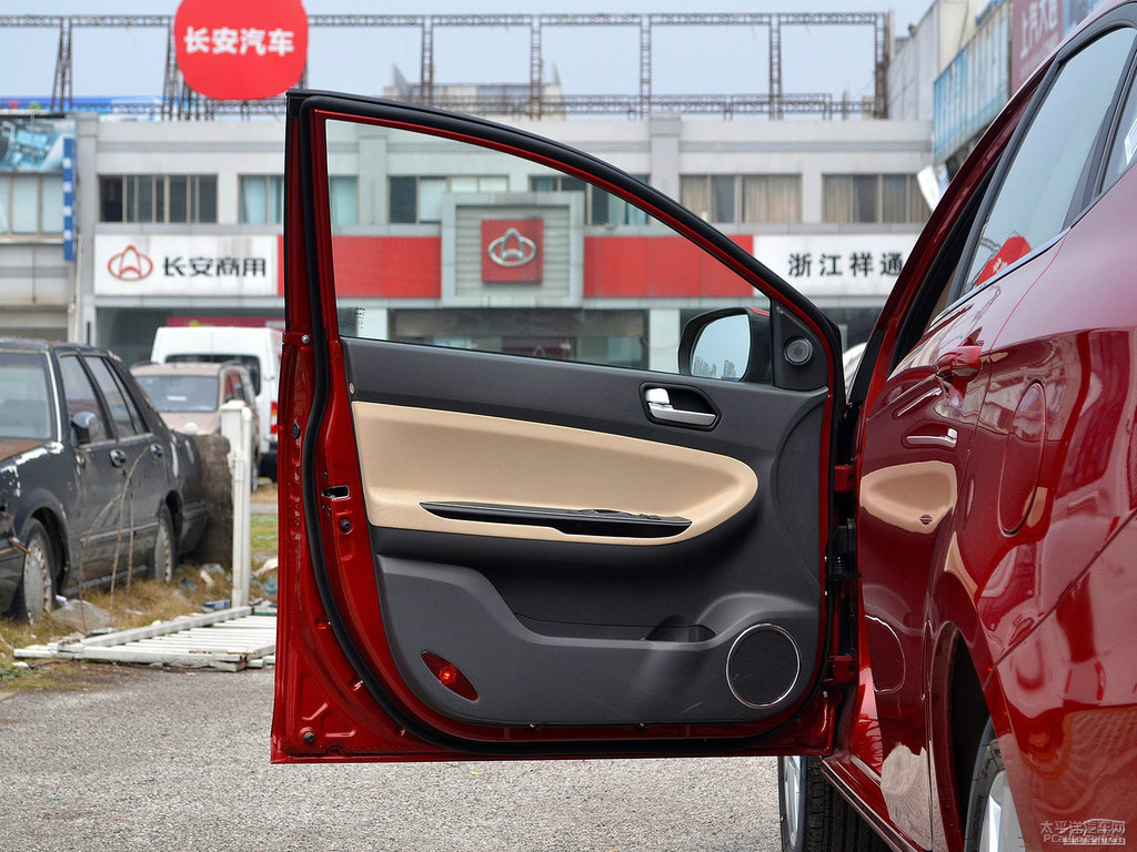 紅色和悅A30車廂內(nèi)飾圖片