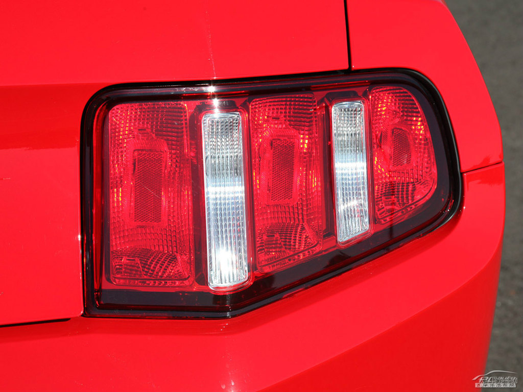 Mustang܇β^DƬ