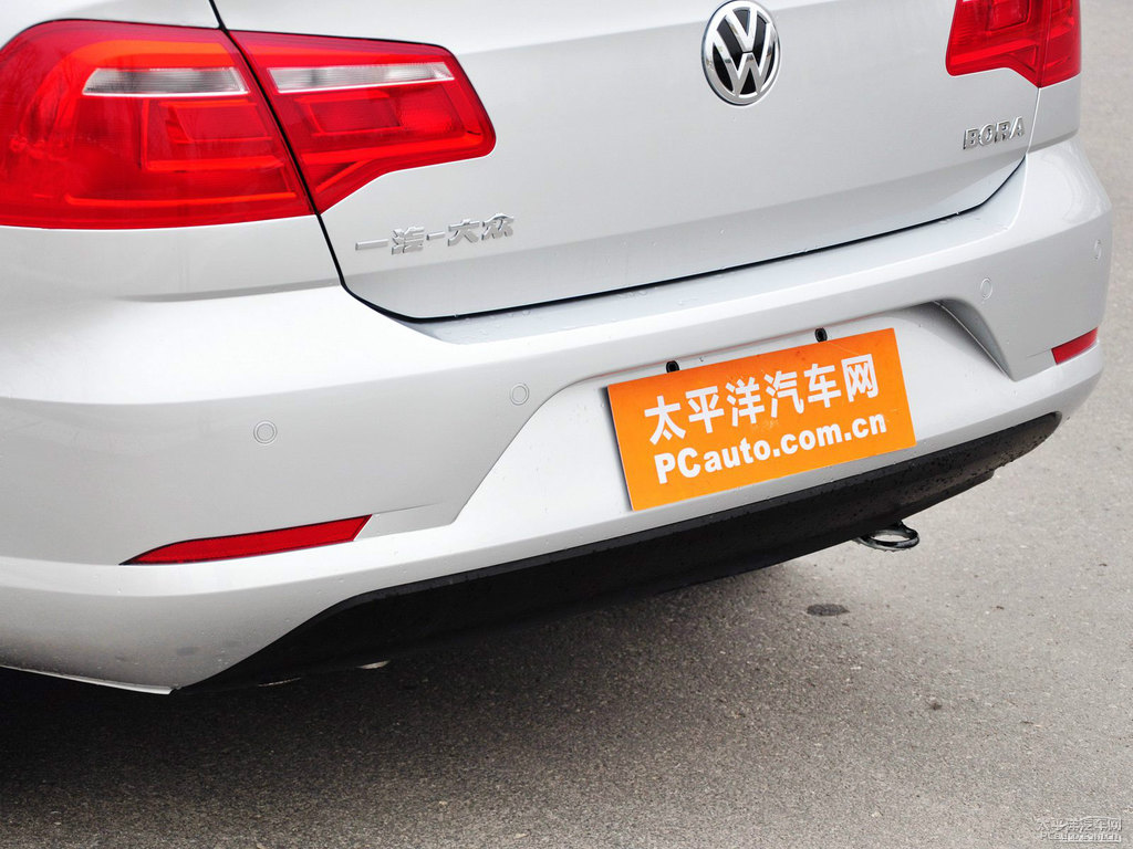 水晶銀寶來車尾外觀圖片