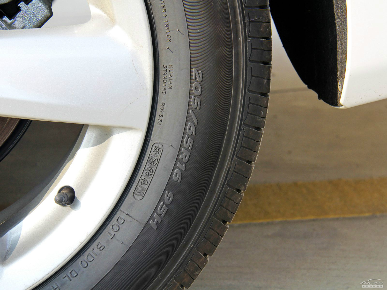 起亞K5凱酷細節(jié)高清大圖