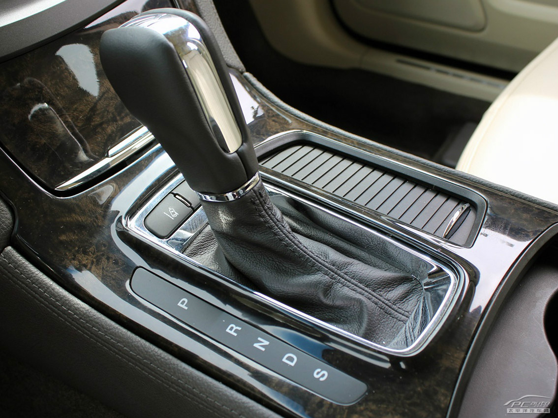 林肯MKS內(nèi)飾高清大圖