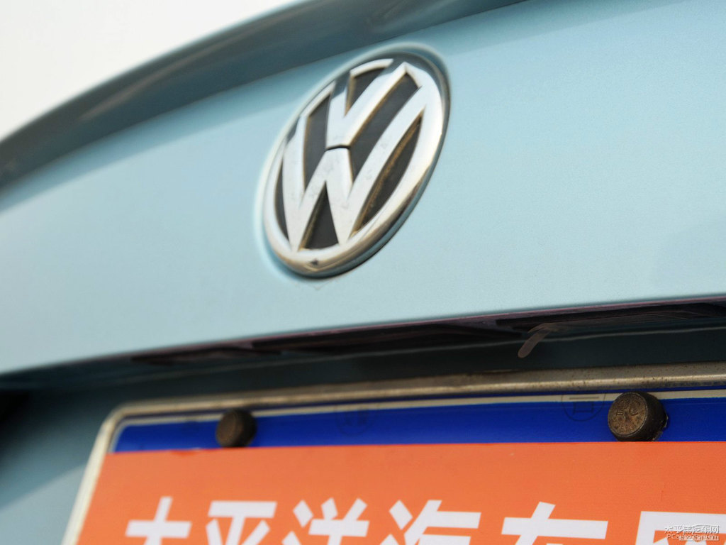 智藍(lán)帕薩特車尾外觀圖片