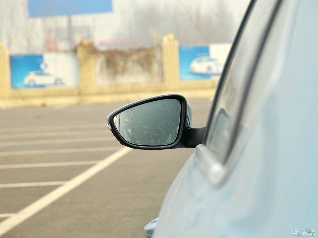 智藍(lán)帕薩特車身外觀圖片