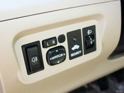 2012款 1.5L MT 豪華型 2012款 1.5L MT 豪華型