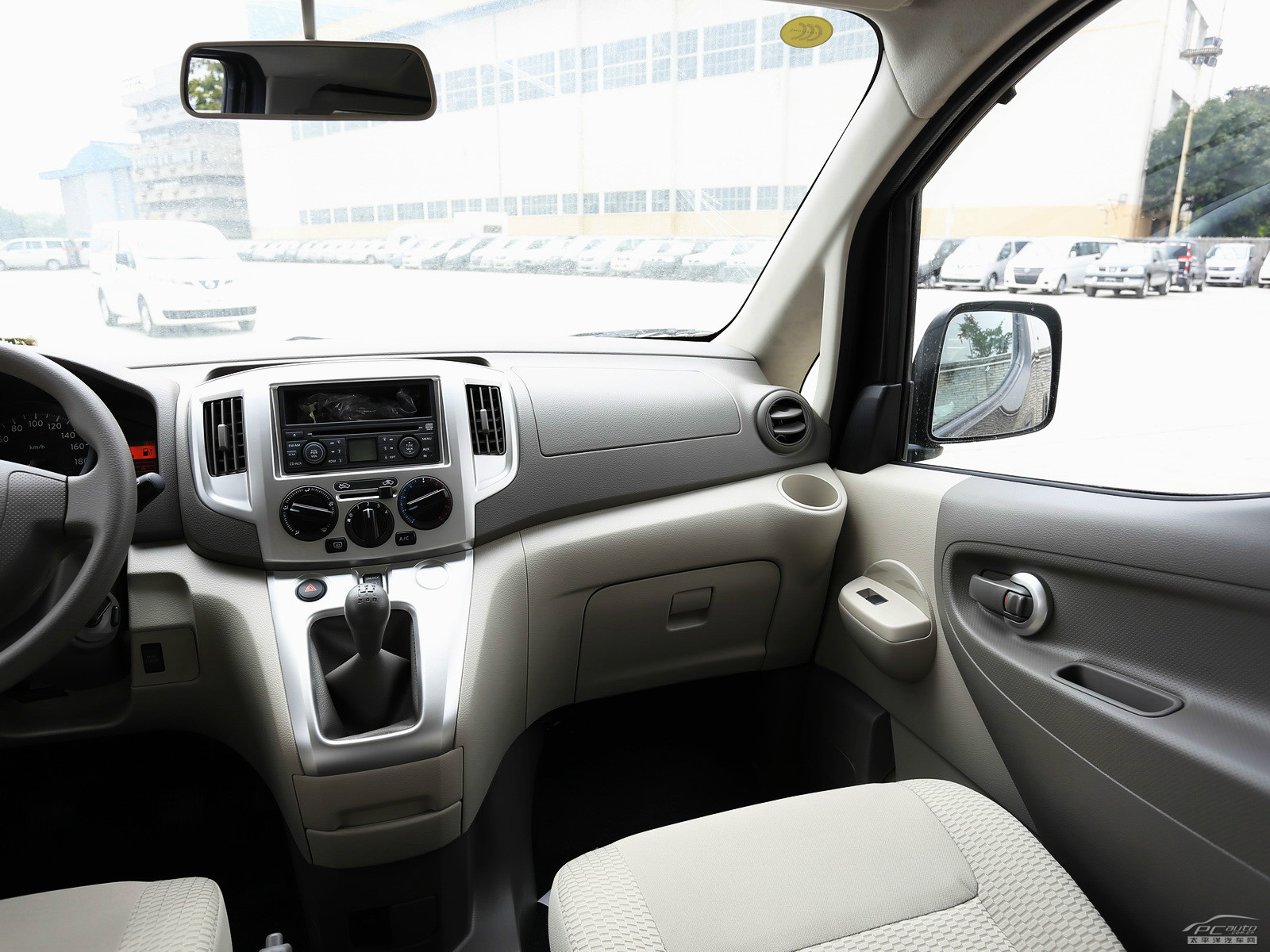 日產(chǎn)NV200內(nèi)飾高清大圖