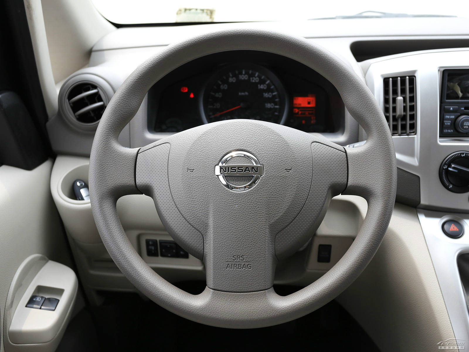 日產(chǎn)NV200內(nèi)飾高清大圖