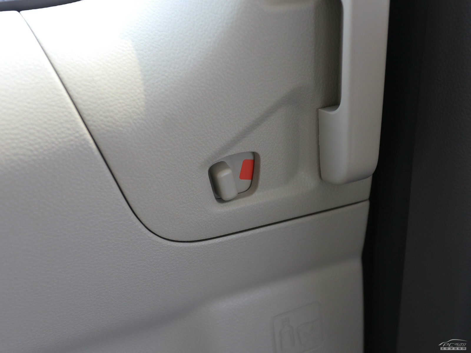 日產(chǎn)NV200內(nèi)飾高清大圖