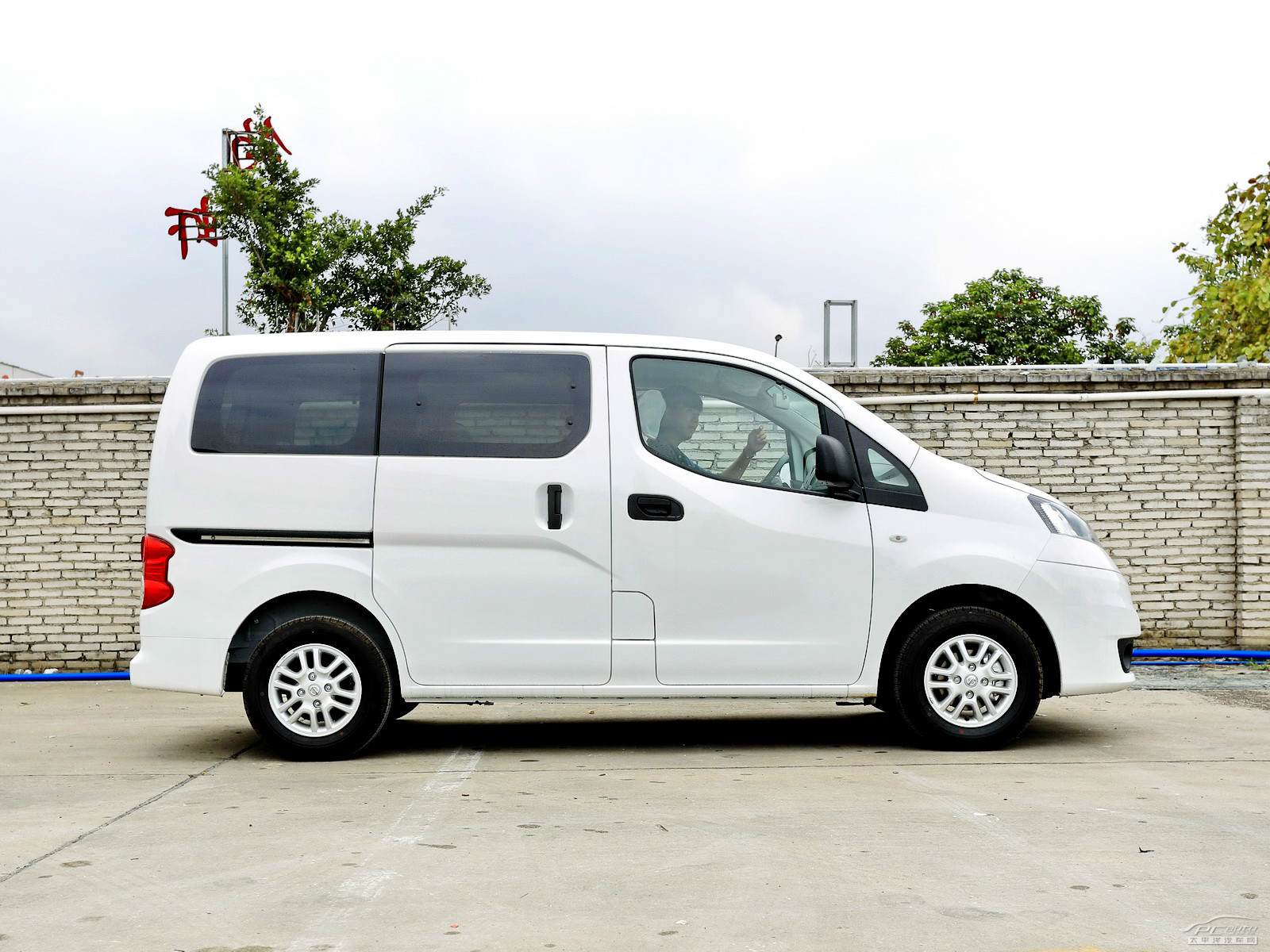 日產(chǎn)NV200外觀高清大圖