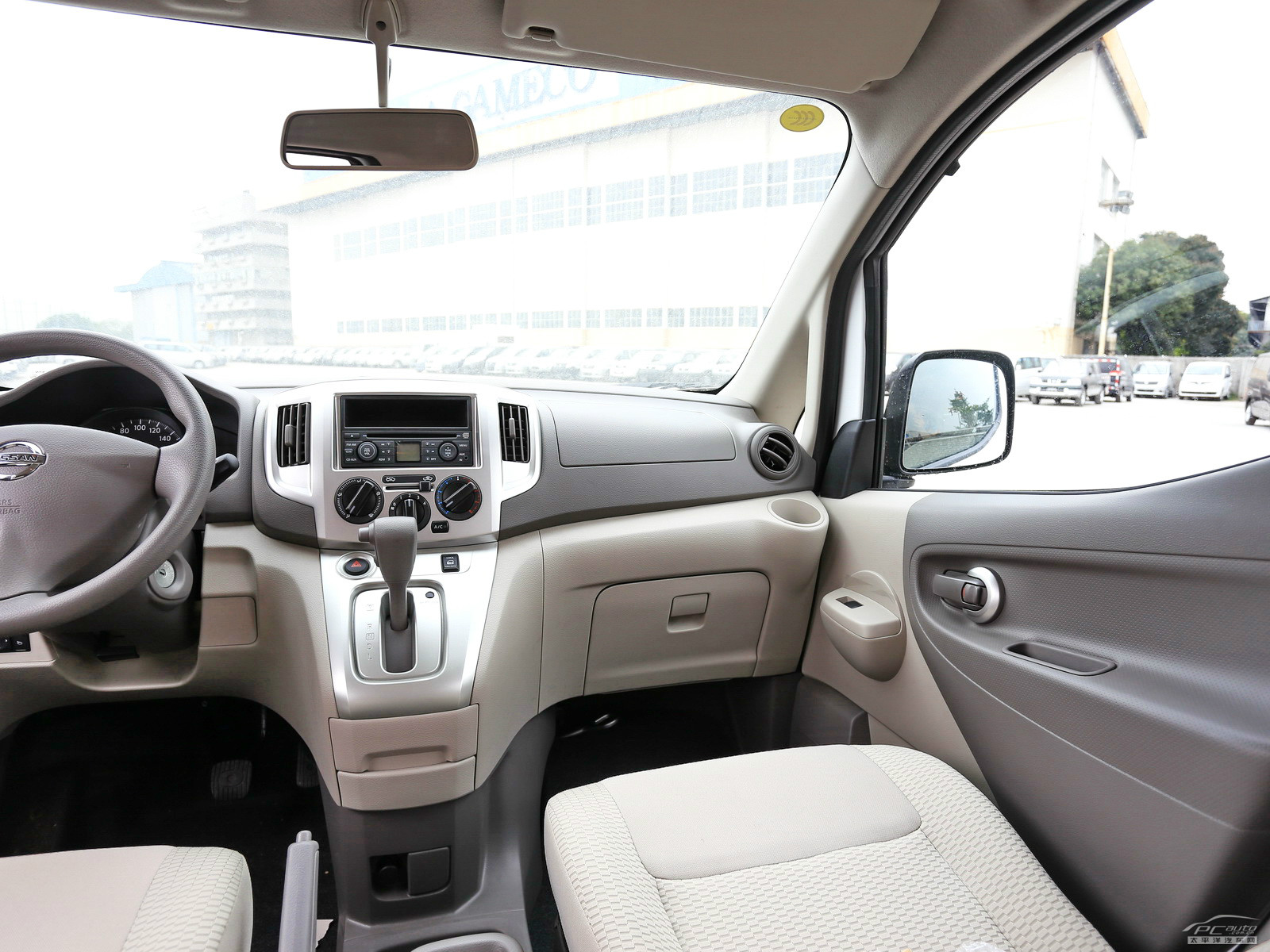 日產(chǎn)NV200內(nèi)飾高清大圖