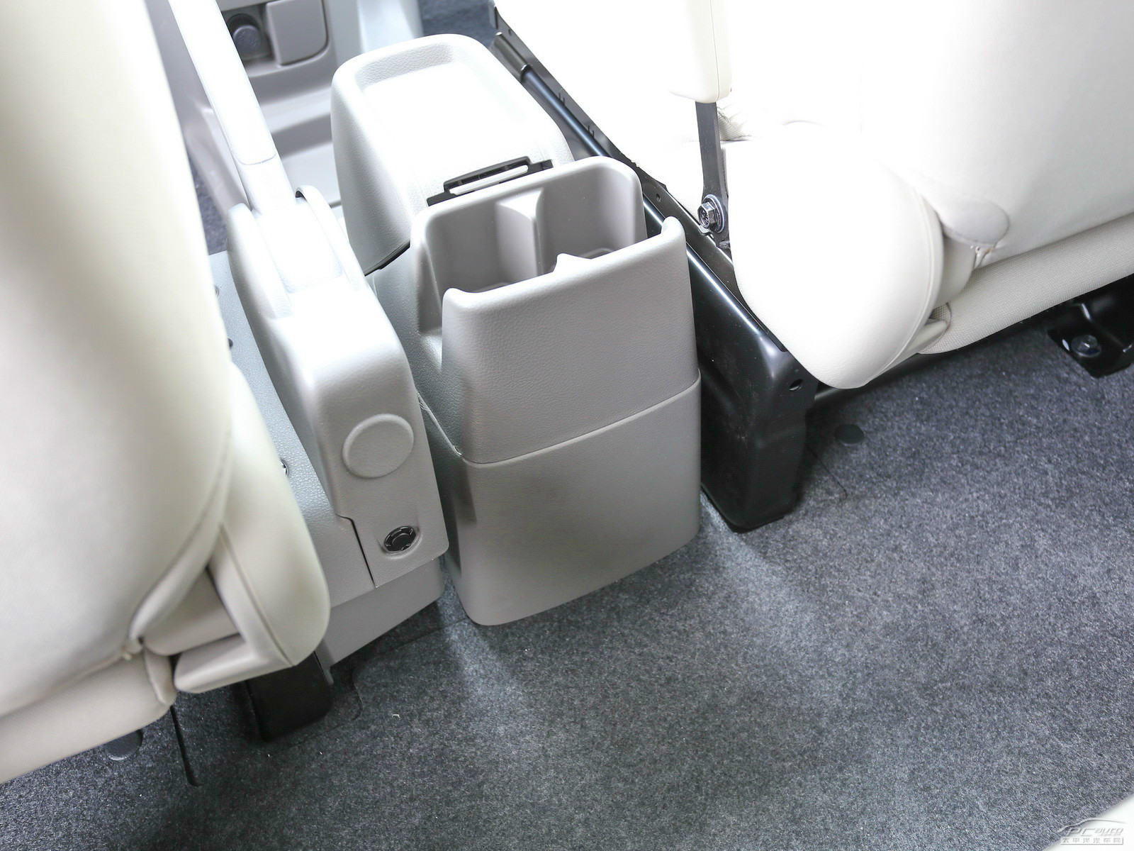 日產(chǎn)NV200內(nèi)飾高清大圖