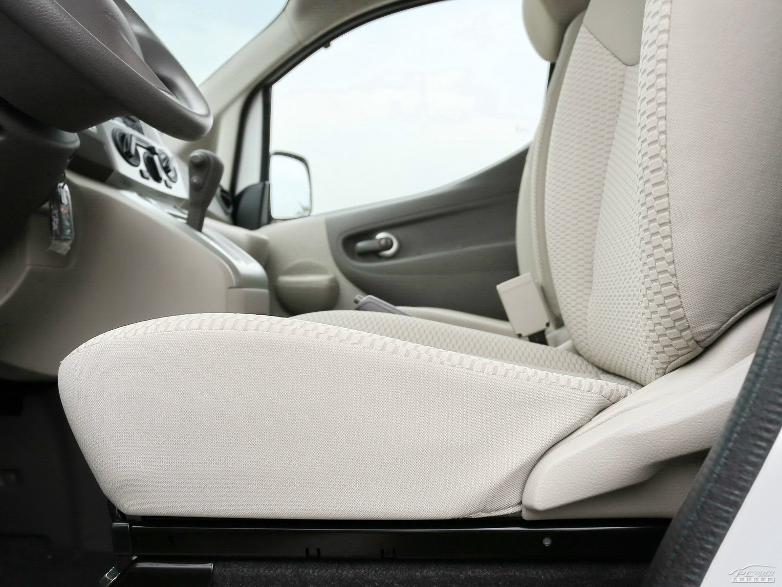 日產(chǎn)NV200內(nèi)飾高清大圖