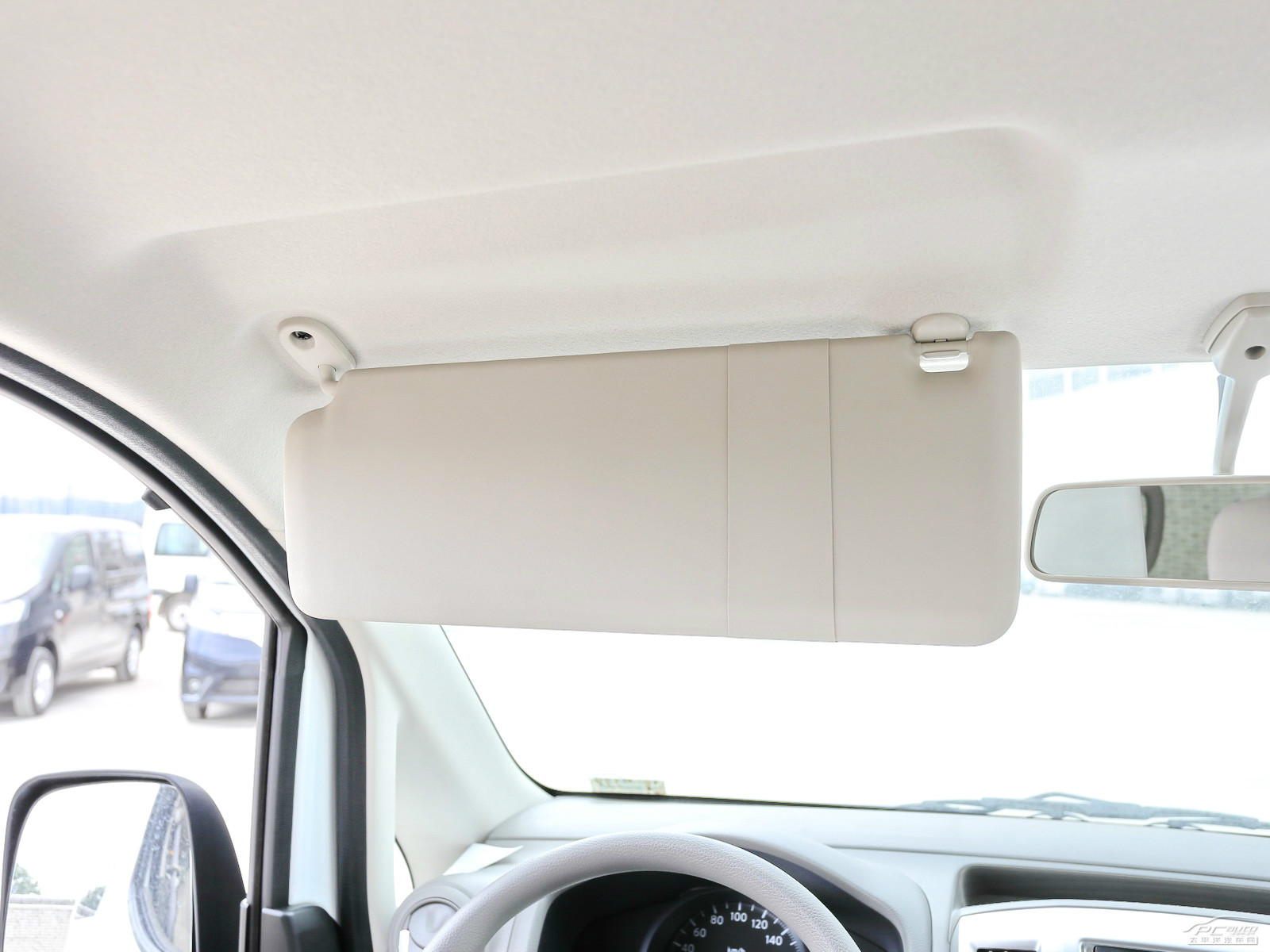 日產(chǎn)NV200內(nèi)飾高清大圖