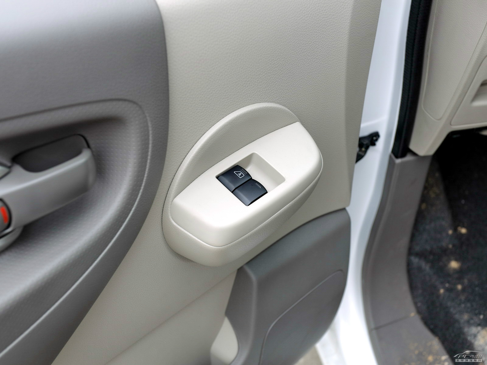 日產(chǎn)NV200內(nèi)飾高清大圖