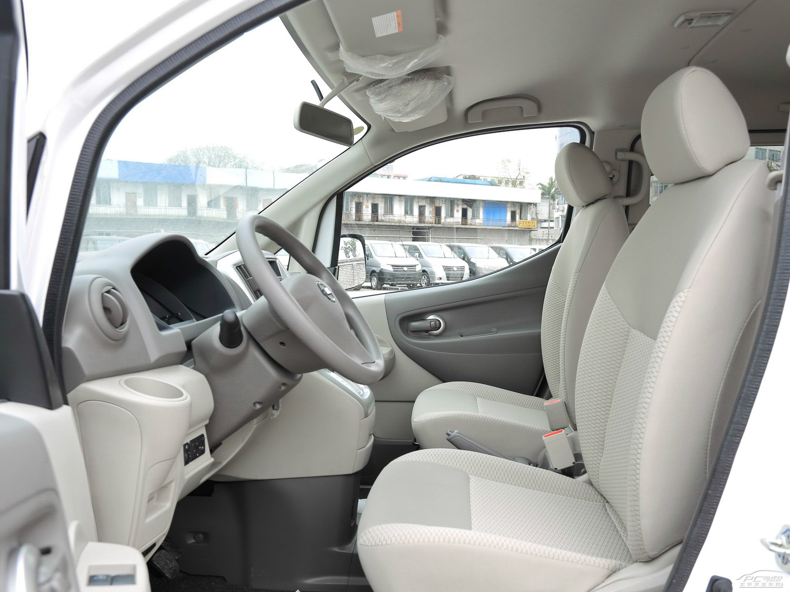 日產(chǎn)NV200空間高清大圖