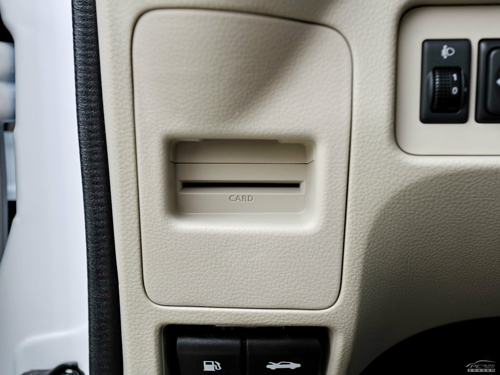 日產(chǎn)NV200空間高清大圖