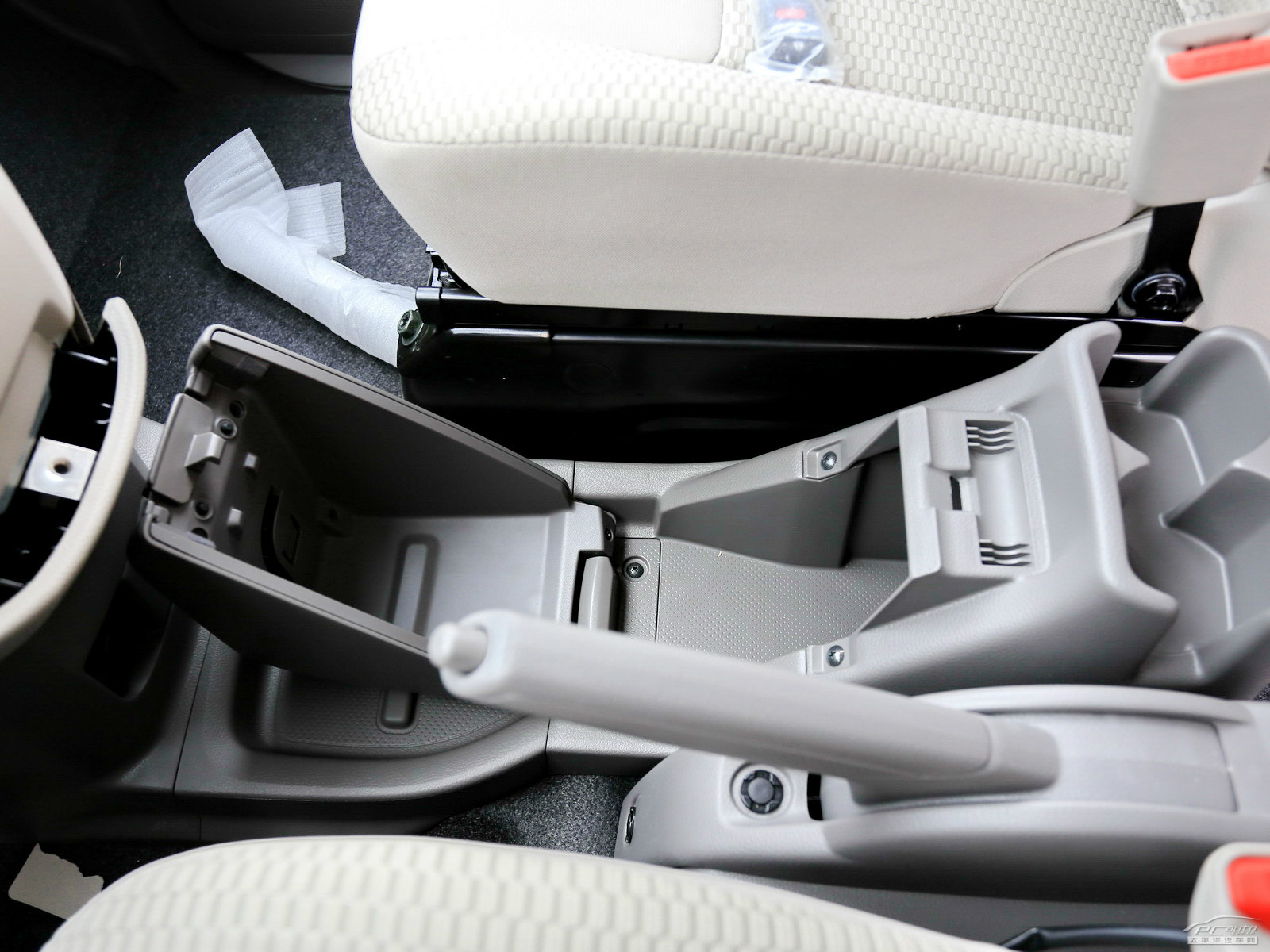 日產(chǎn)NV200空間高清大圖