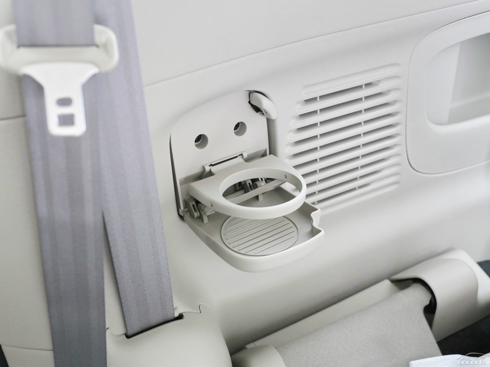 日產(chǎn)NV200空間高清大圖