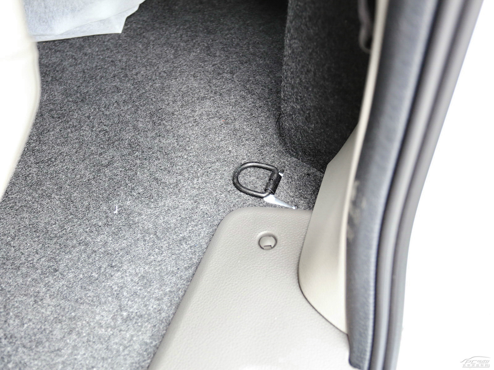 日產(chǎn)NV200空間高清大圖