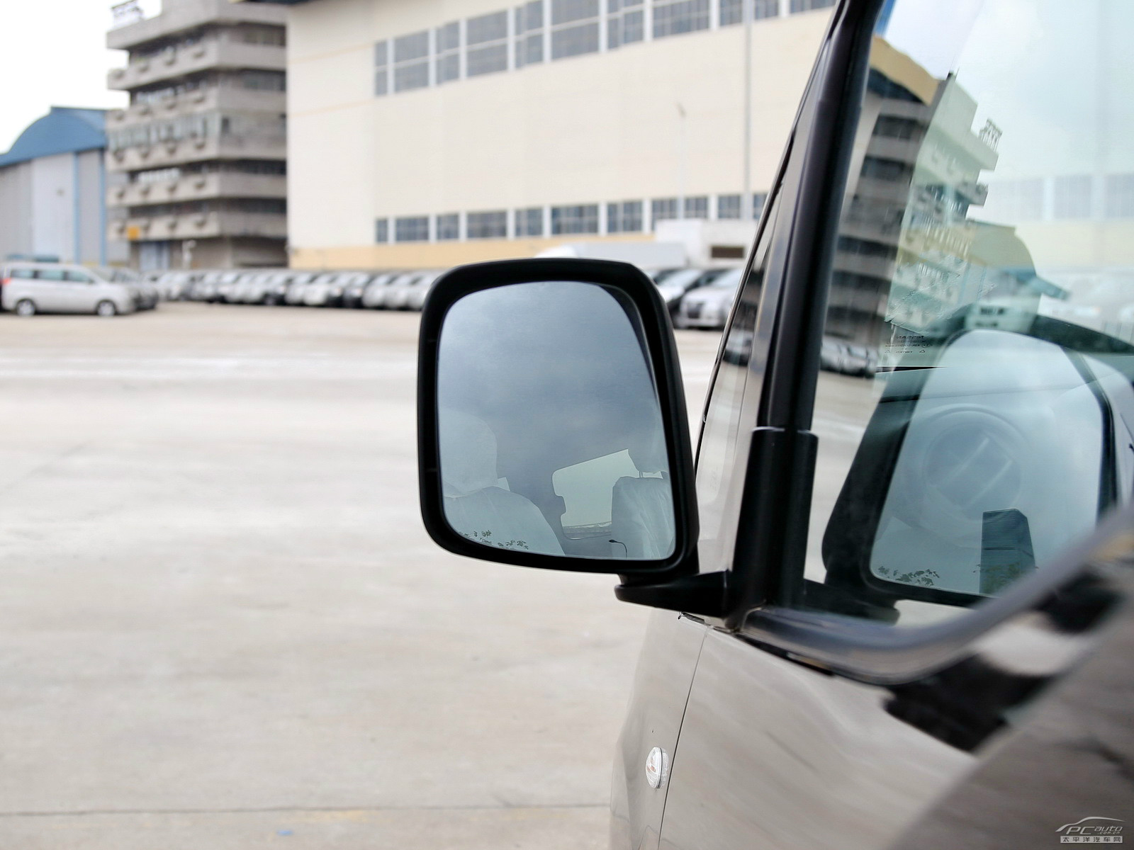 日產(chǎn)NV200外觀高清大圖