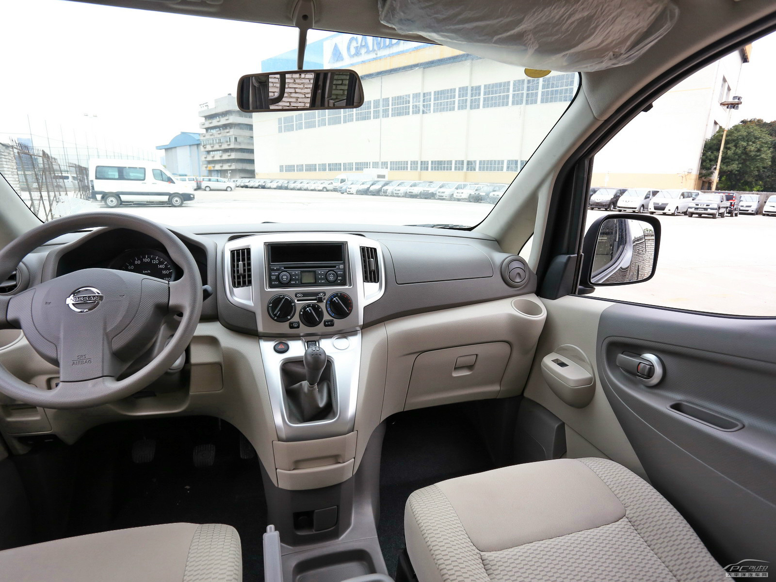 日產(chǎn)NV200內(nèi)飾高清大圖
