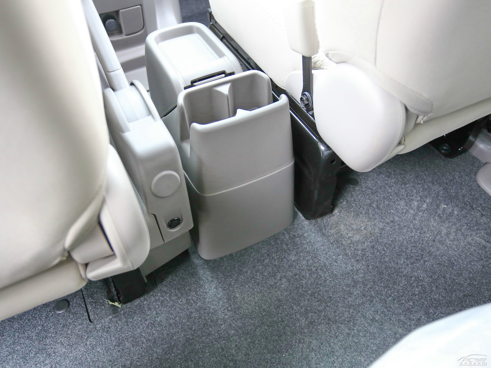 日產(chǎn)NV200內(nèi)飾高清大圖