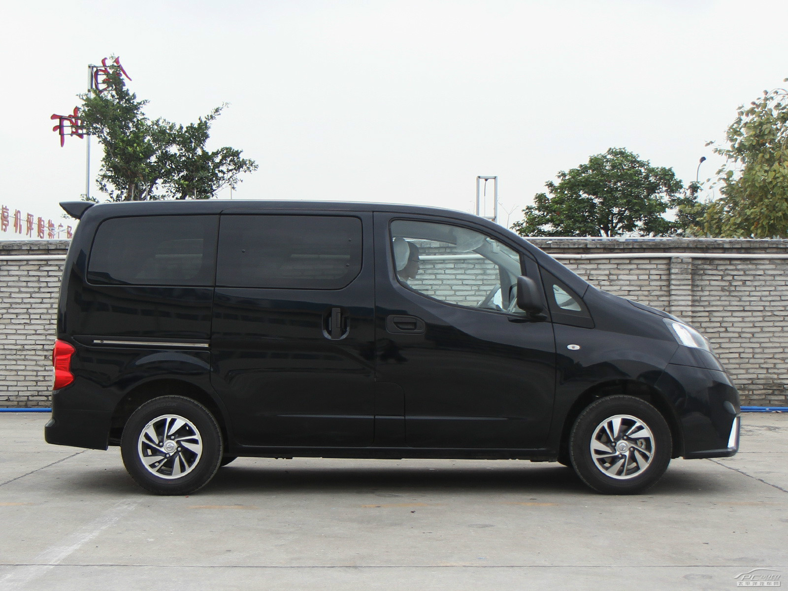 日產(chǎn)NV200外觀高清大圖