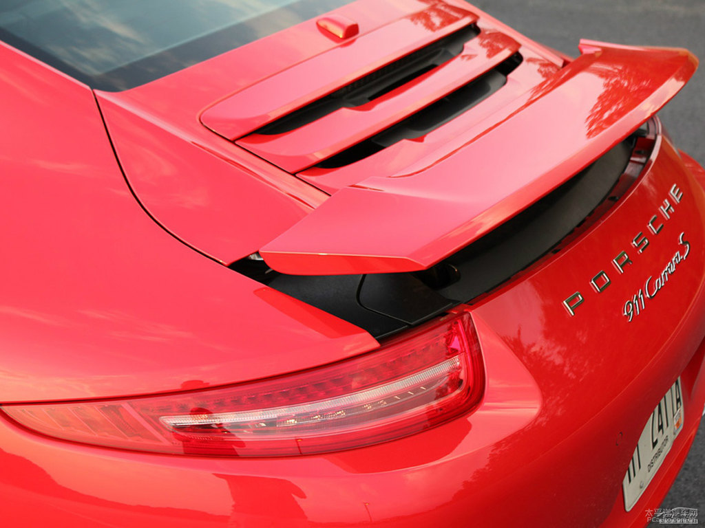衛(wèi)紅保時(shí)捷911車(chē)尾外觀圖片