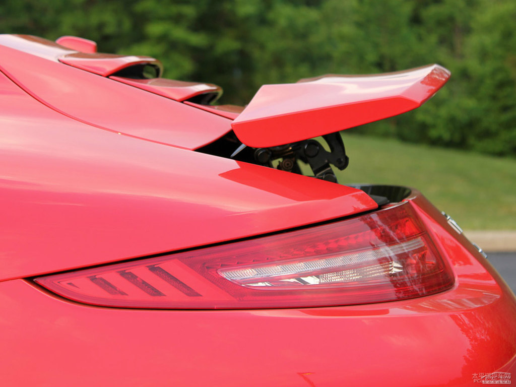 衛(wèi)紅保時(shí)捷911車尾外觀圖片