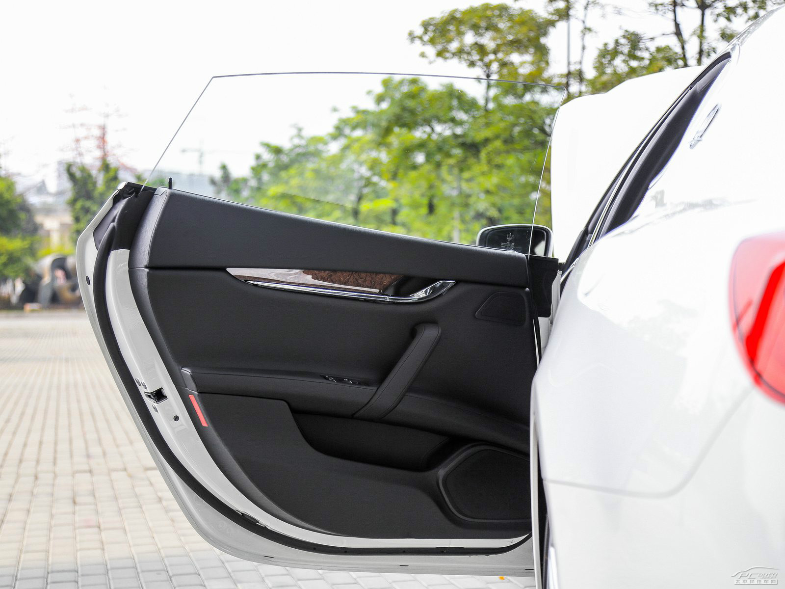 總裁內(nèi)飾高清大圖