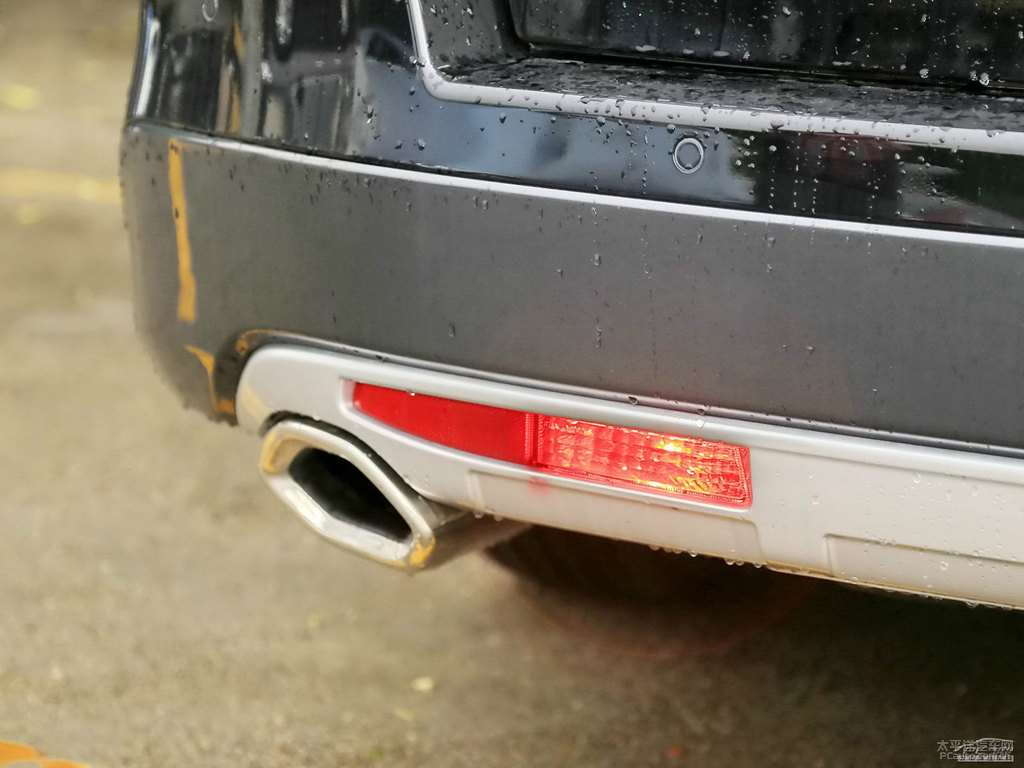 奧夫特黑歌詩圖車尾外觀圖片