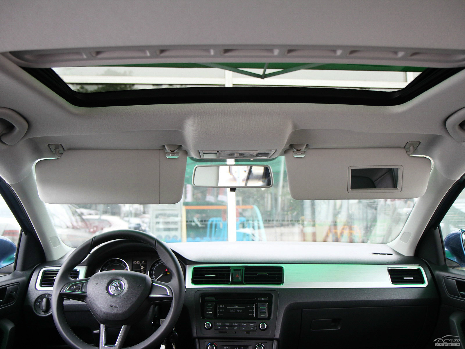 昕動(dòng)內(nèi)飾高清大圖