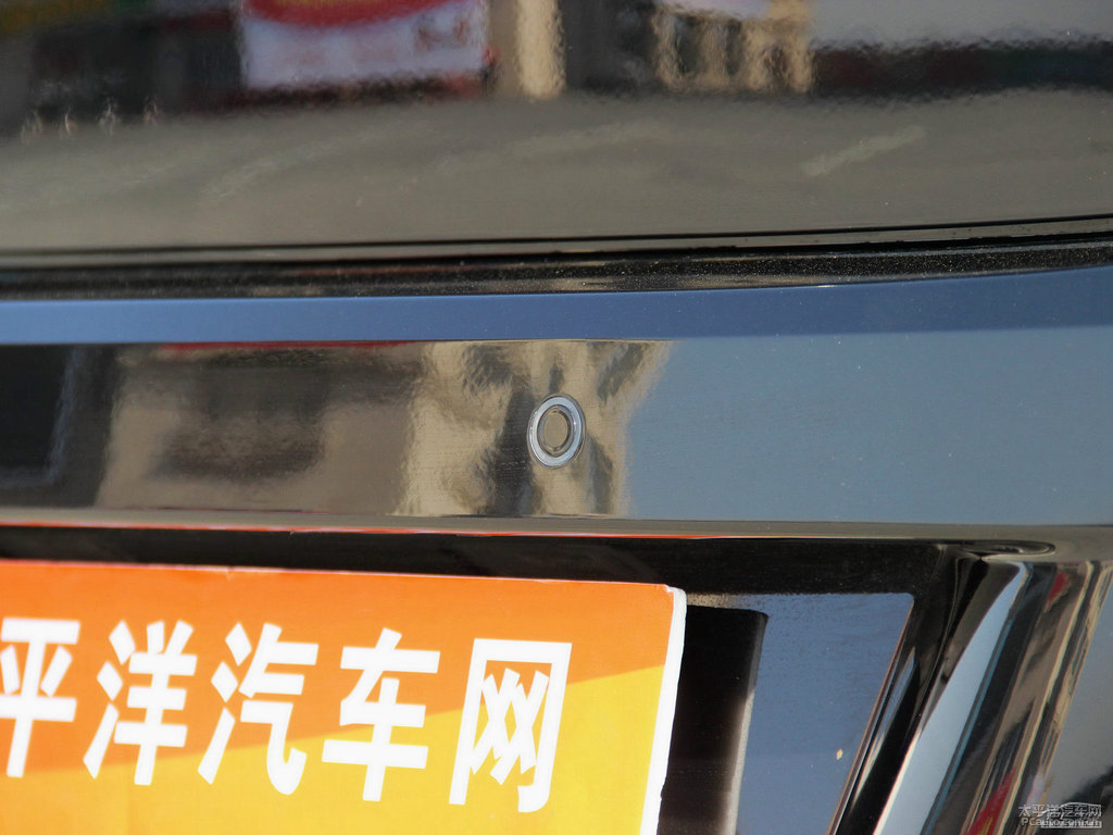 鋼琴黑英朗車尾外觀圖片