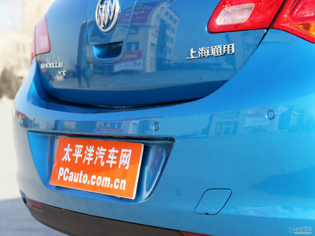 天際藍(lán)英朗車(chē)尾外觀(guān)圖片