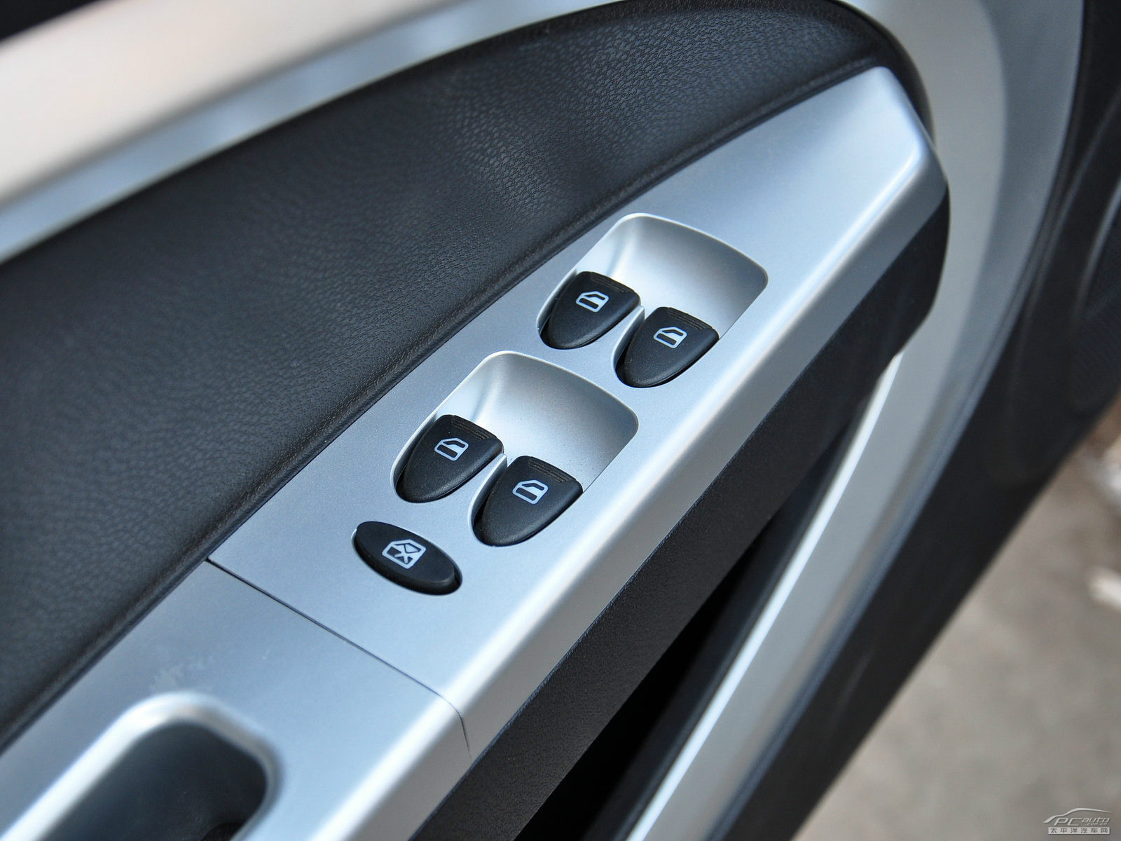 力帆330內(nèi)飾高清大圖