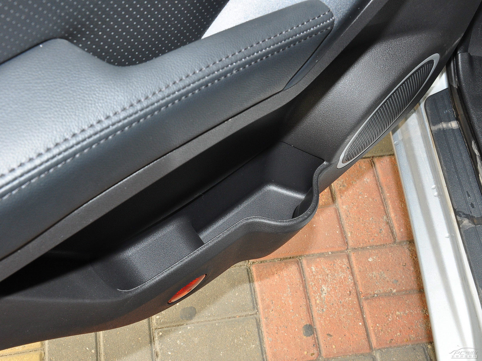 力帆X60空間高清大圖