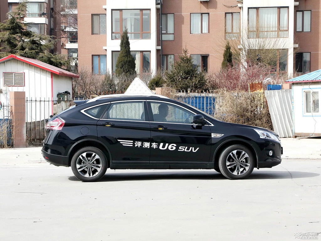 {ǽ݃(yu)6 SUV܇^^DƬ