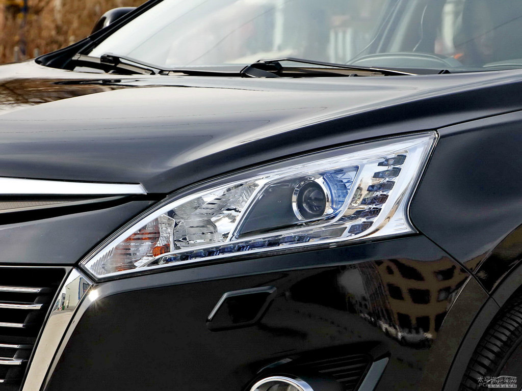 {ǽ݃(yu)6 SUV܇^^DƬ