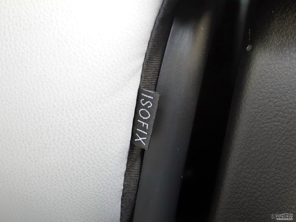 {ǽ݃(yu)6 SUV΃(ni)DƬ