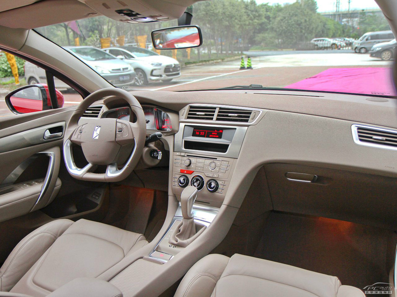 DS 5LS內(nèi)飾高清大圖