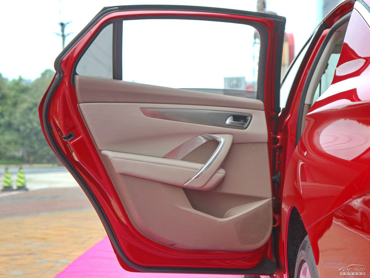 DS 5LS內(nèi)飾高清大圖