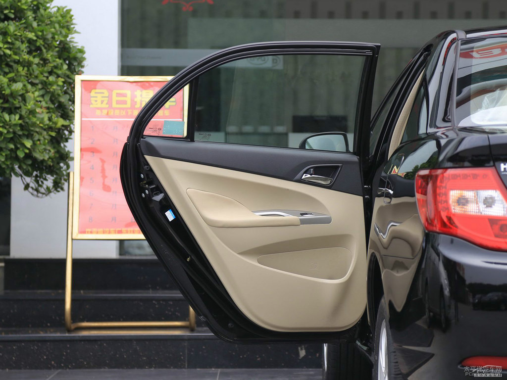 德蘭黑比亞迪F3車廂內(nèi)飾圖片