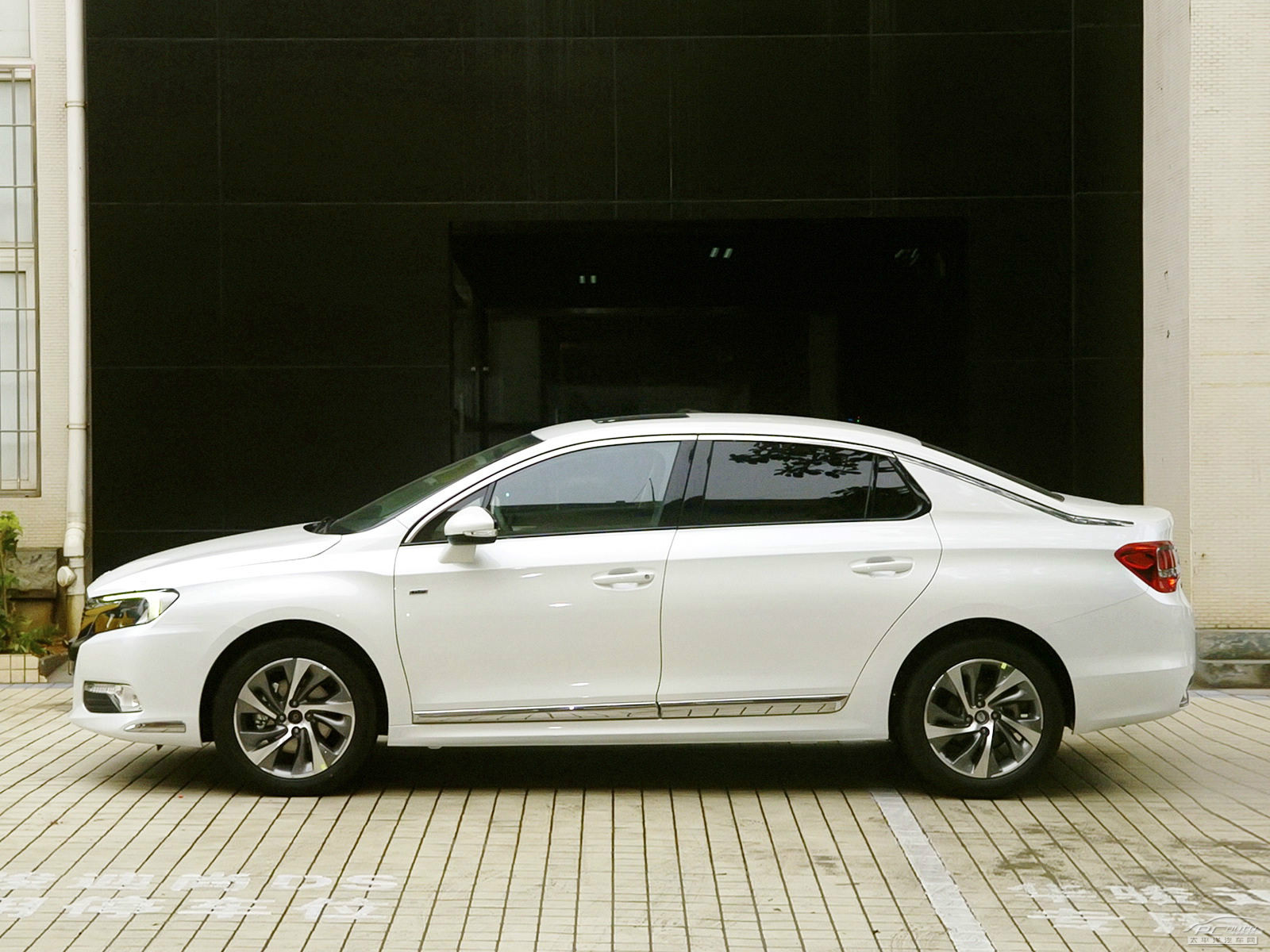 DS 5LS外觀高清大圖