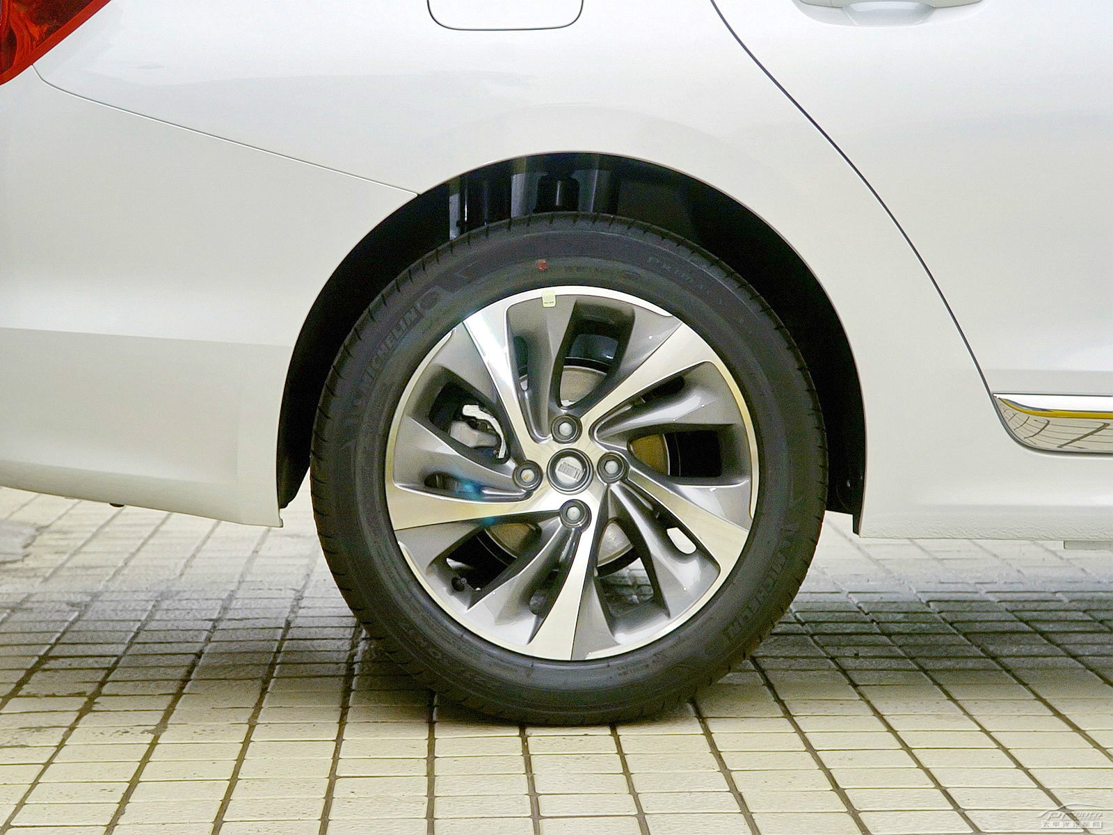 DS 5LS外觀高清大圖