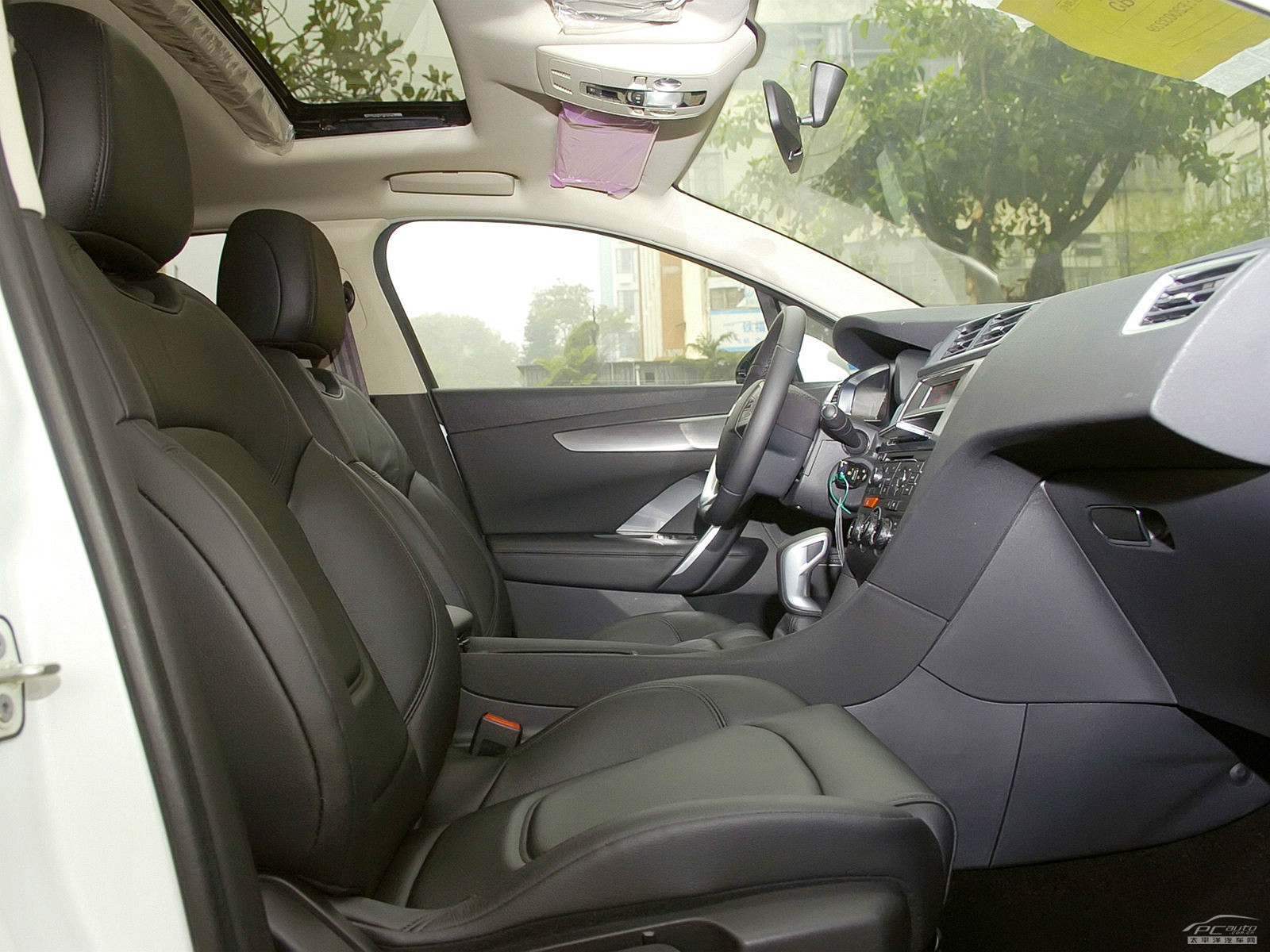 DS 5LS內(nèi)飾高清大圖