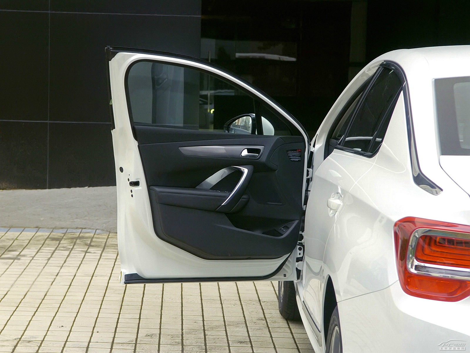 DS 5LS內(nèi)飾高清大圖