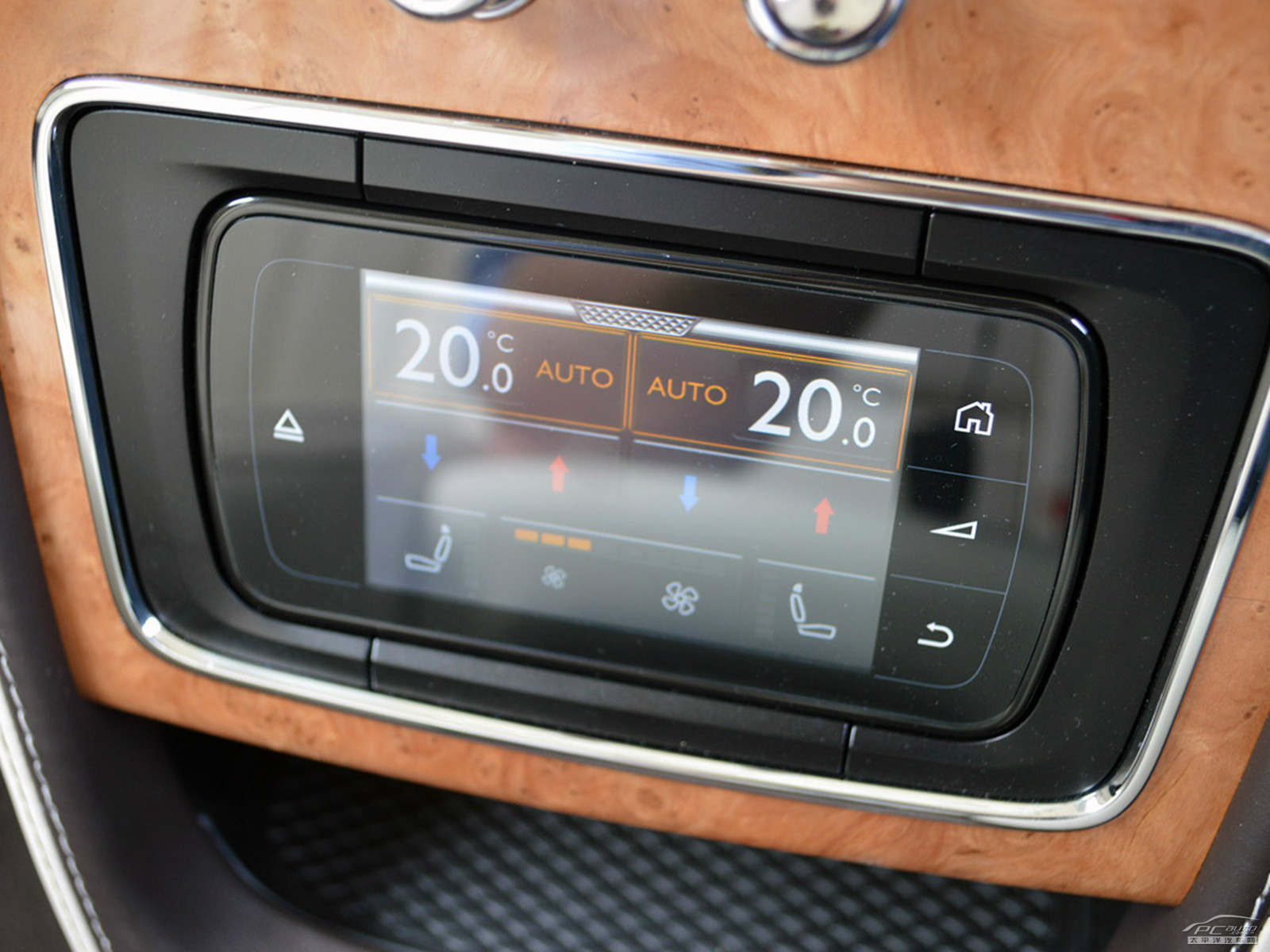 飛馳內(nèi)飾高清大圖