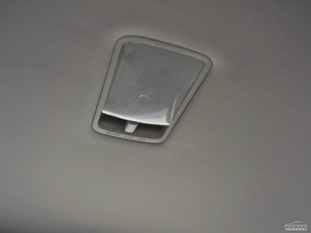 翡麗灰奇駿車廂內(nèi)飾圖片