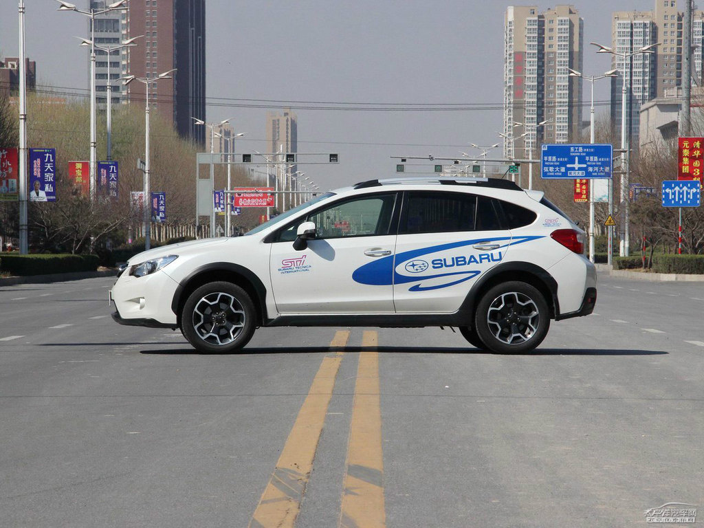 珍珠綢緞白斯巴魯XV整車外觀外觀圖片