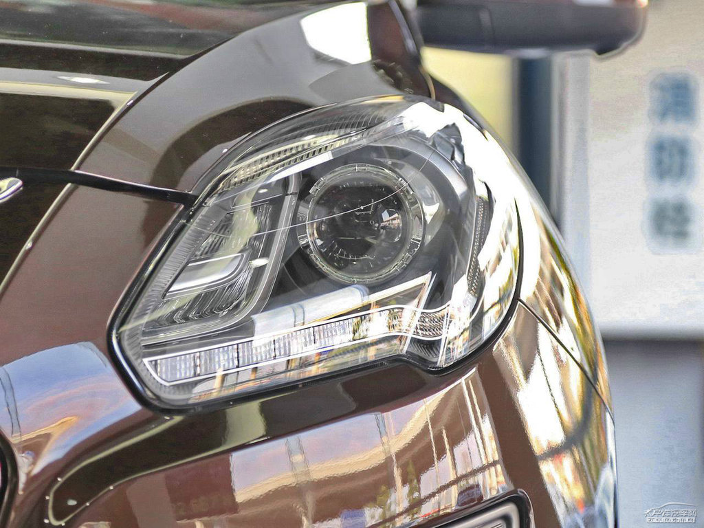 Kȼ{ǽݴ7 SUV܇^^DƬ